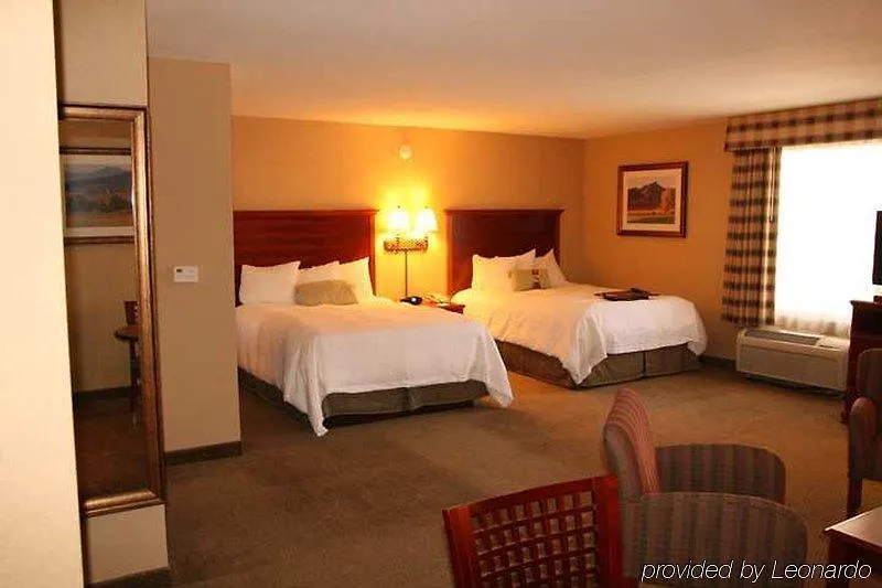 Greentree Inn & Suites Phoenix Sky Harbor