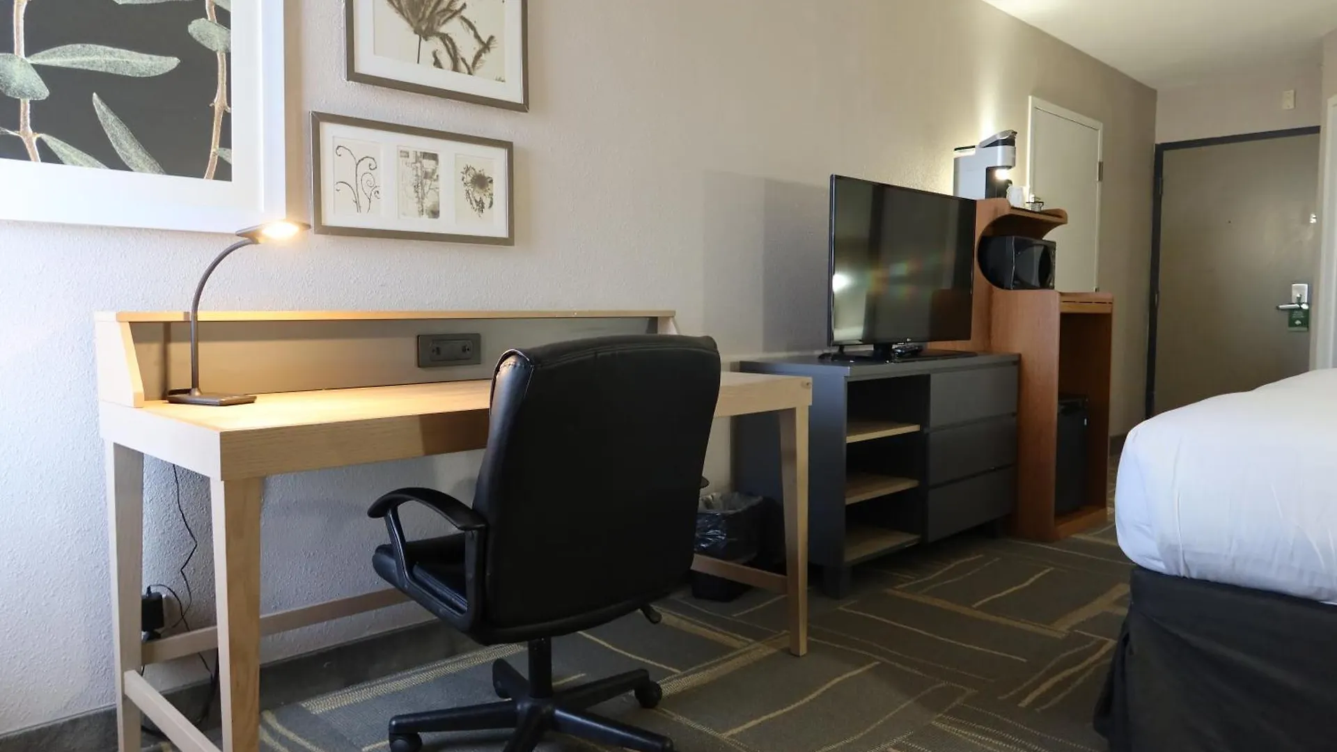 Hotel Greentree Inn & Suites Phoenix Sky Harbor